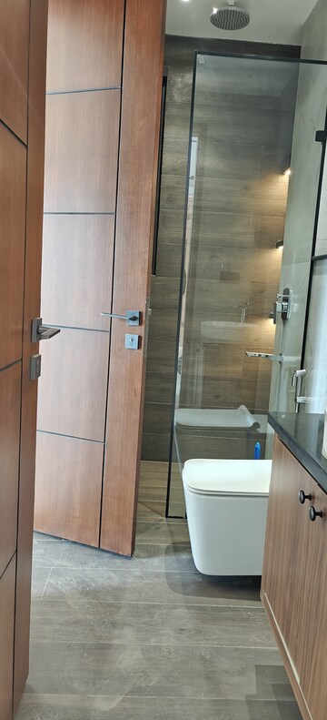 Bathroom in 3 BHK Builder Floor at Dlf Phase ii – for Rent