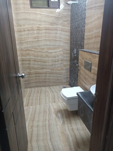 Attached Bathroom in 3 BHK Builder Floor at Anand Vihar – for Rent
