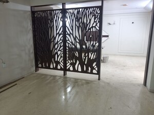 Room in 3 BHK Builder Floor at Anand Vihar – for Rent