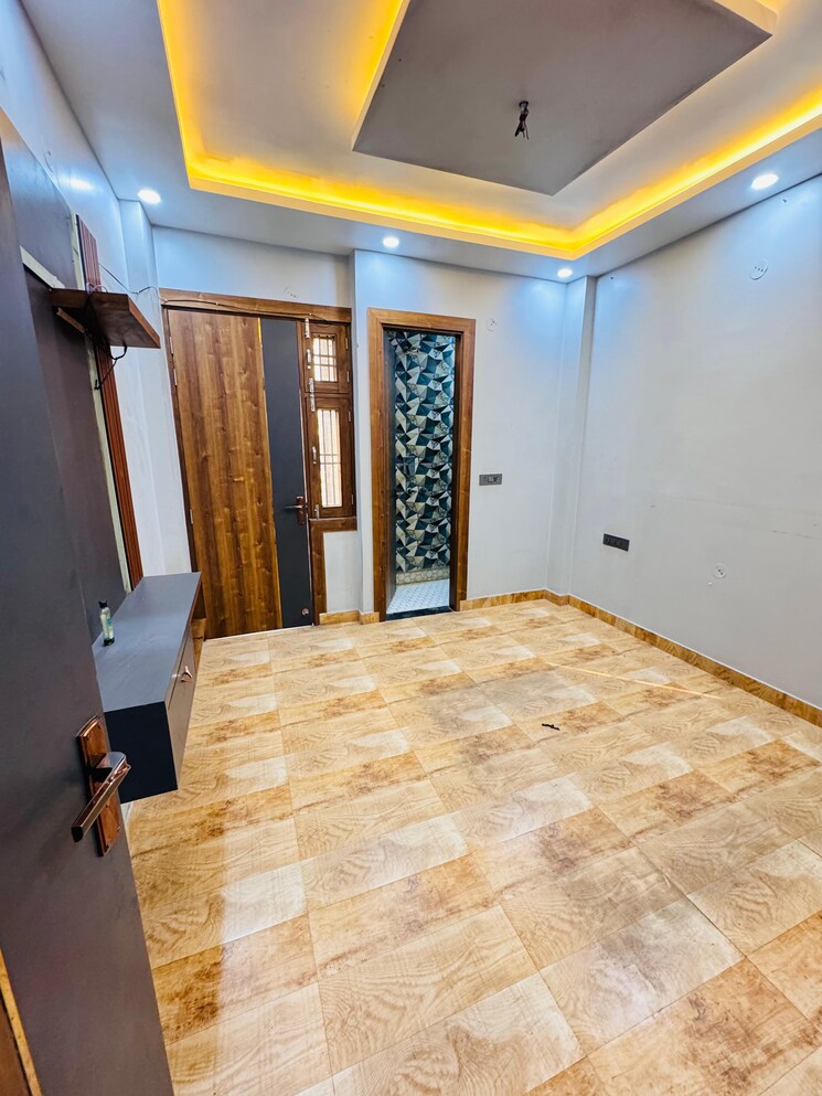 Room, burari 3 Bedroom 900 Sq.Ft. Builder Floor In Burari Delhi 9426983