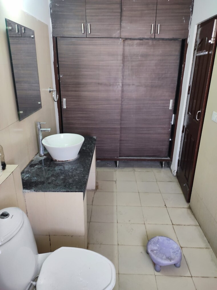Bathroom, maya-garden-city 3 Bedroom 1800 Sq.Ft. Apartment In Lohgarh Zirakpur 9426995