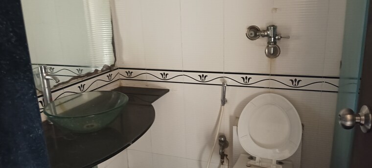 Bathroom, lake-pleasant 3 Bedroom 1250 Sq.Ft. Apartment In Powai Mumbai 9427000