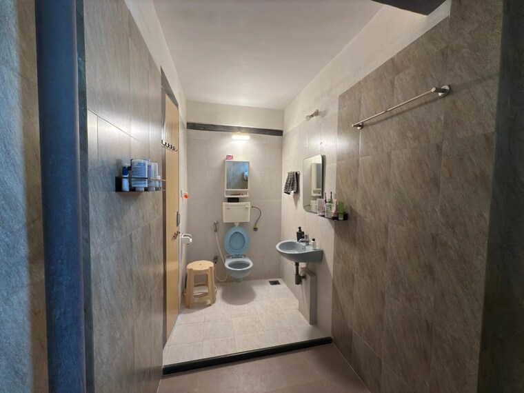 Bathroom, new-india-grace-luxuria 3 Bedroom 887 Sq.Ft. Apartment In Malad West Mumbai 9427043