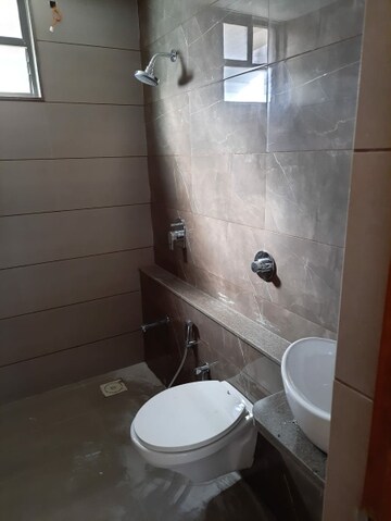 Attached Bathroom in 2 BHK Apartment at Vaishnodevi Circle – for Rent