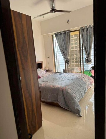 Bedroom in 2 BHK Apartment at Gabadia Heights, Kandivali West – for Rent