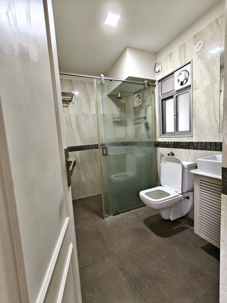 Bathroom, mantri-lawns 3 Bedroom 1750 Sq.Ft. Apartment In Aundh Pune 9427099