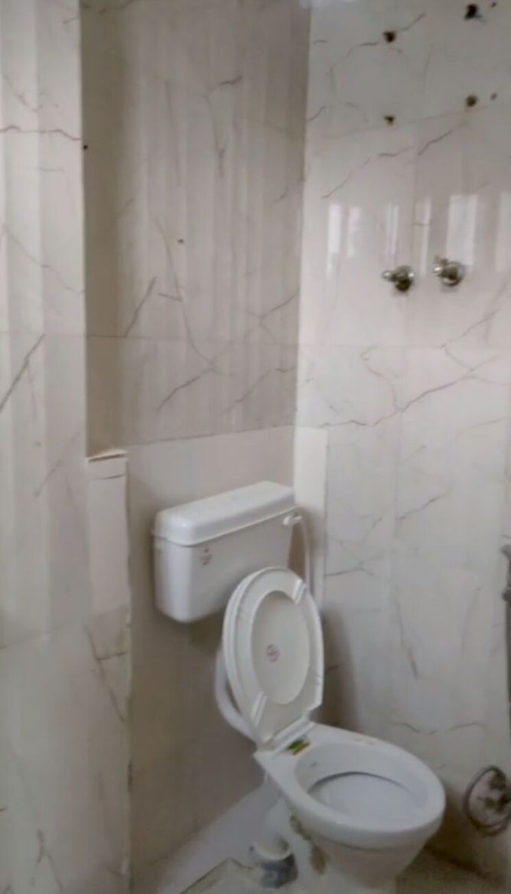 Bathroom, chattarpur 3 Bedroom 1130 Sq.Ft. Builder Floor In Chattarpur Delhi 9427145