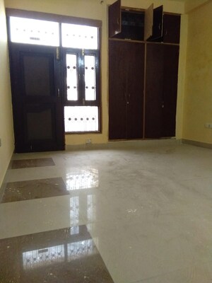 Room in 3 BHK Independent House at Preet Vihar – for Sale