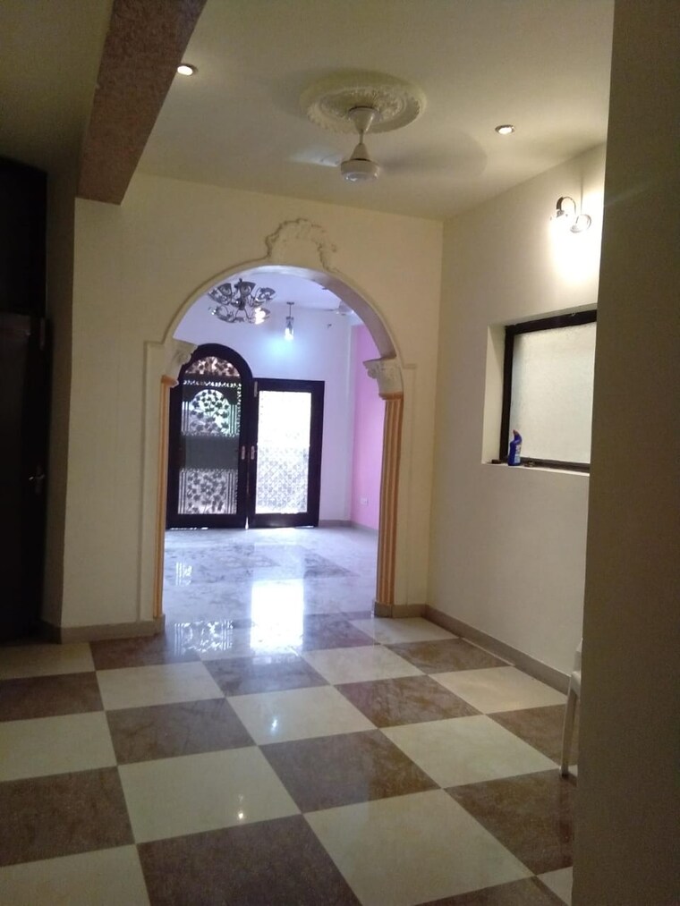 undefined, preet vihar 3 Bedroom 2200 Sq.Ft. Independent House In Preet Vihar Delhi 9427149