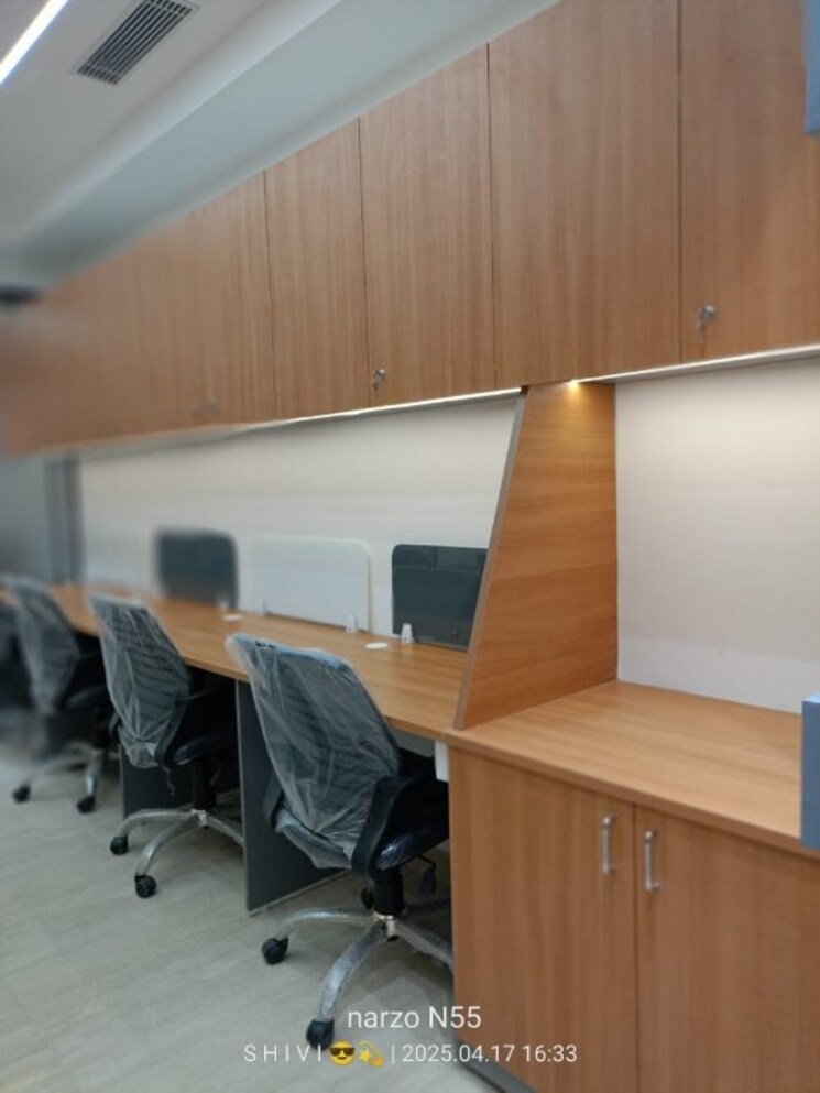 Team Area, alphathum Commercial Office Space in IT/SEZ 532 Sq.Ft. In Sector 90 Noida 9427124