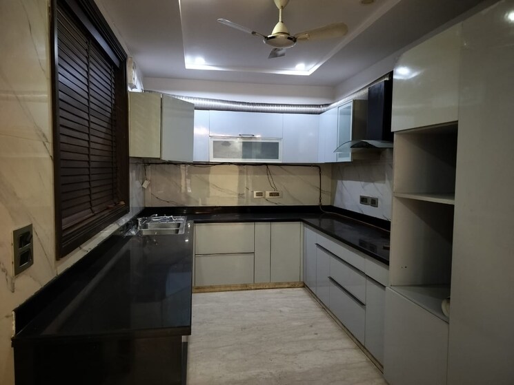 Kitchen, east-of-kailash-block-b-rwa 4 Bedroom 3600 Sq.Ft. Apartment In East Of Kailash Delhi 9427131