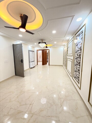 Building Lobby in 3 BHK Builder Floor at Fidato Honour Homes, Sector 89 – for Sale