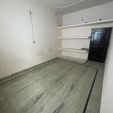 Room in 2 BHK Independent House at Sector 21d – for Rent