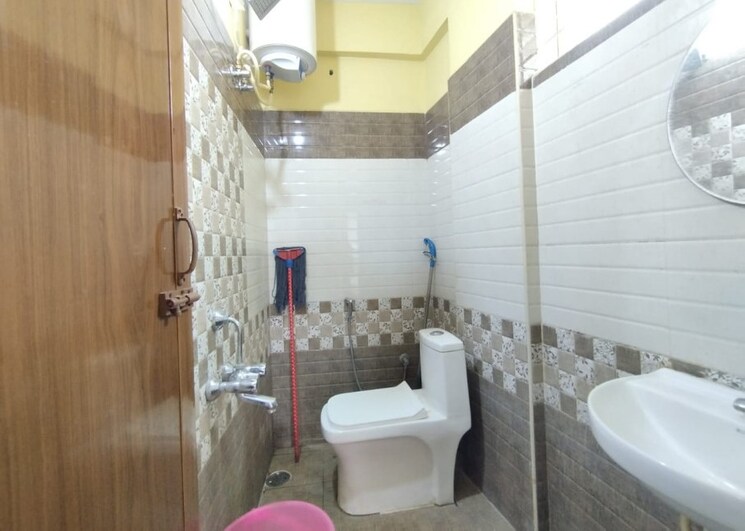 Bathroom, rajpur khurd extension 2 Bedroom 85 Sq.Yd. Builder Floor In Rajpur Khurd Extension Delhi 9427003
