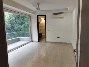 Room in 4 BHK Apartment at East Of Kailash – for Rent