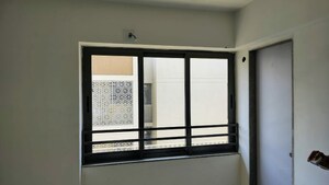 Room in 2 BHK Apartment at Shilp Ananta, Shela – for Rent