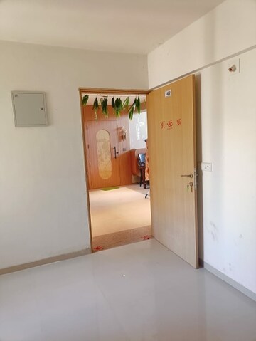 Room in 2 BHK Apartment at Shilp Ananta, Shela – for Rent