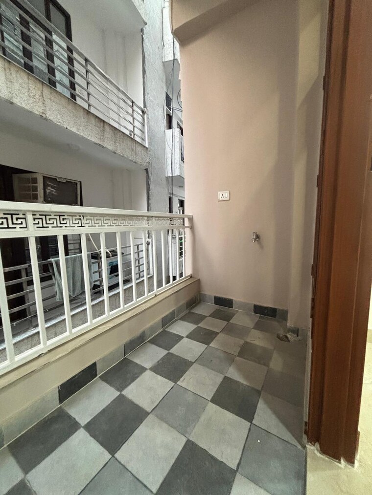 Balcony, saket 1 Bedroom 450 Sq.Ft. Builder Floor In Saket Delhi 9427209