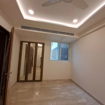 Room in 3 BHK Apartment at Ambience Creacions, Sector 22 – for Rent