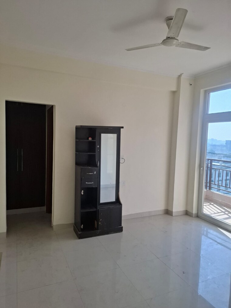 Room, alliance-the-eminence 3 Bedroom 2020 Sq.Ft. Apartment In Singhpura Zirakpur 9427231
