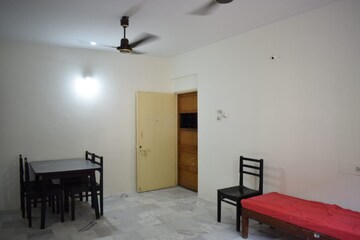 Room in 2 BHK Apartment at Anand Park Aundh, Aundh – for Rent