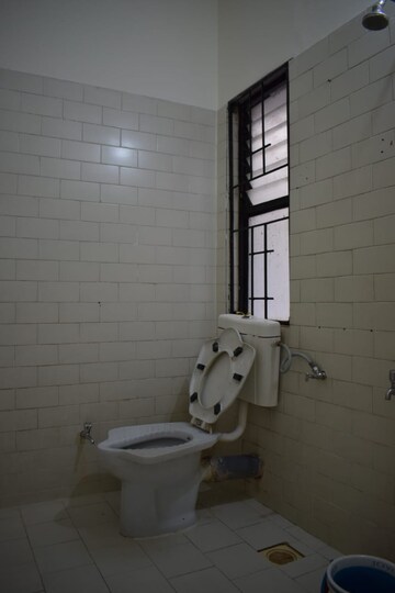 Bathroom in 2 BHK Apartment at Anand Park Aundh, Aundh – for Rent