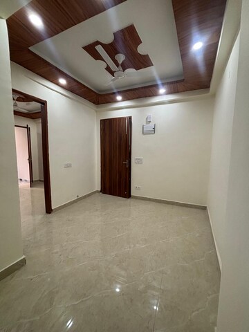 Room in 1 BHK Builder Floor at Saket – for Rent