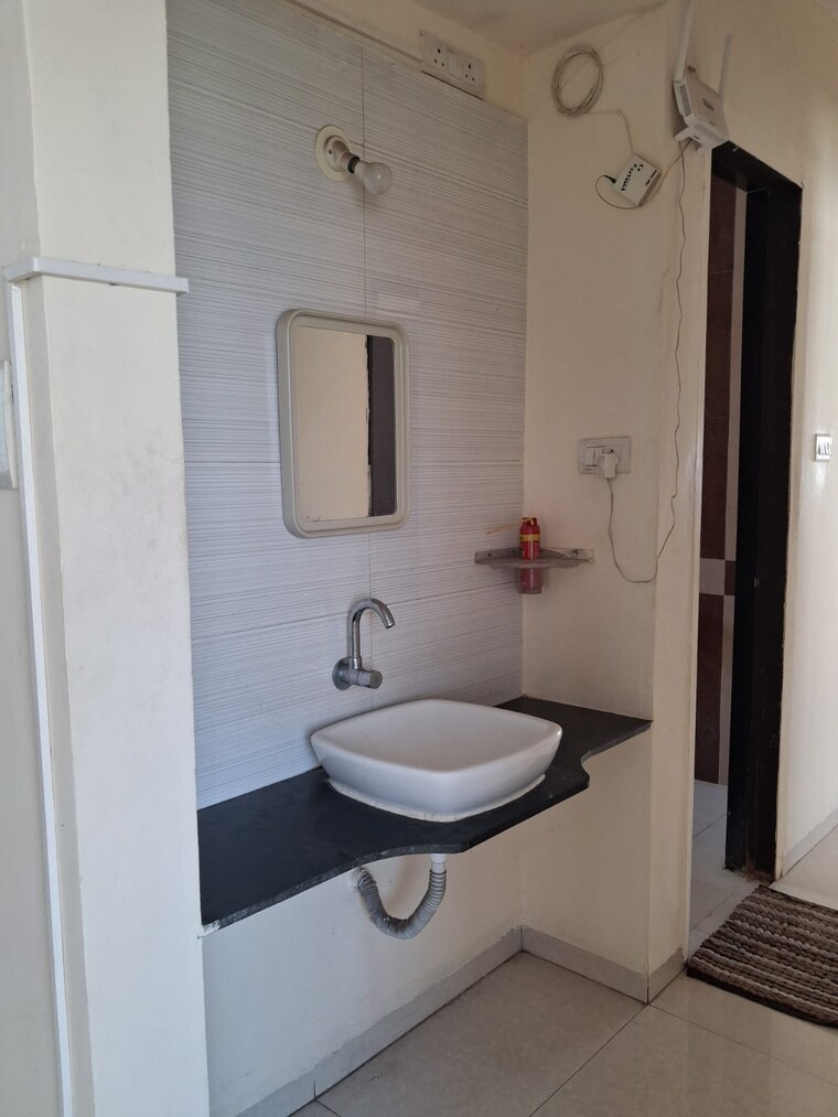 Bathroom, sukhwani-elmwoods 2.5 Bedroom 1450 Sq.Ft. Apartment In Pimple Saudagar Pune 9427286