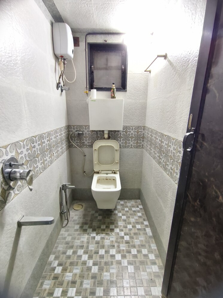 Bathroom, dudhsagar-apartment 3 Bedroom 1100 Sq.Ft. Apartment In Goregaon East Mumbai 9427295