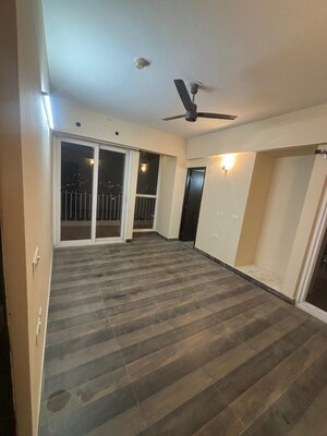 Room in 3 BHK Apartment at Spacetech Edana, Alpha 1 Greater Noida – for Rent