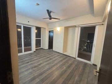 Room in 3 BHK Apartment at Spacetech Edana, Alpha 1 Greater Noida – for Rent