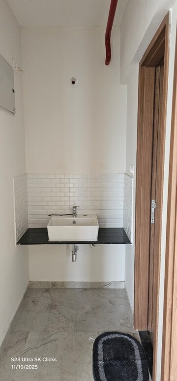 Bathroom in 2 BHK Apartment at Majestique Towers, Kharadi – for Rent