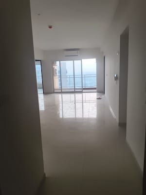 Room in 3 BHK Apartment at Shapoorji Pallonji Joyville Gurgaon, Sector 102 – for Rent