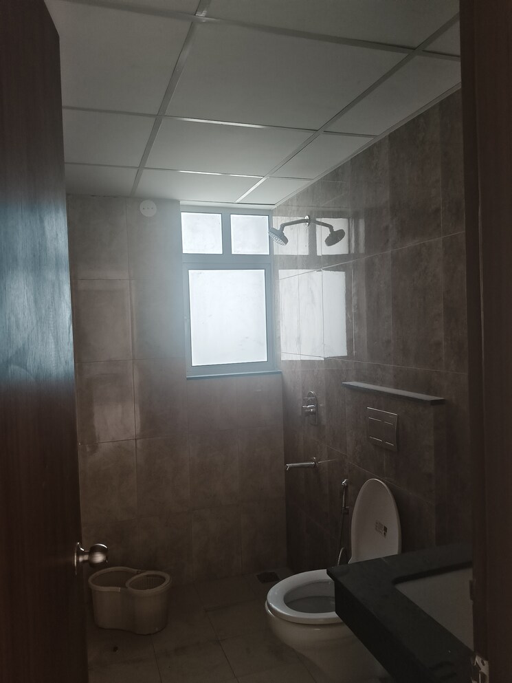 Bathroom, shapoorji-pallonji-joyville-gurgaon 3 Bedroom 1852 Sq.Ft. Apartment In Sector 102 Gurgaon 9427304
