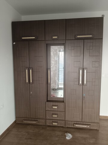 Room in 3 BHK Apartment at Shapoorji Pallonji Joyville Gurgaon, Sector 102 – for Rent