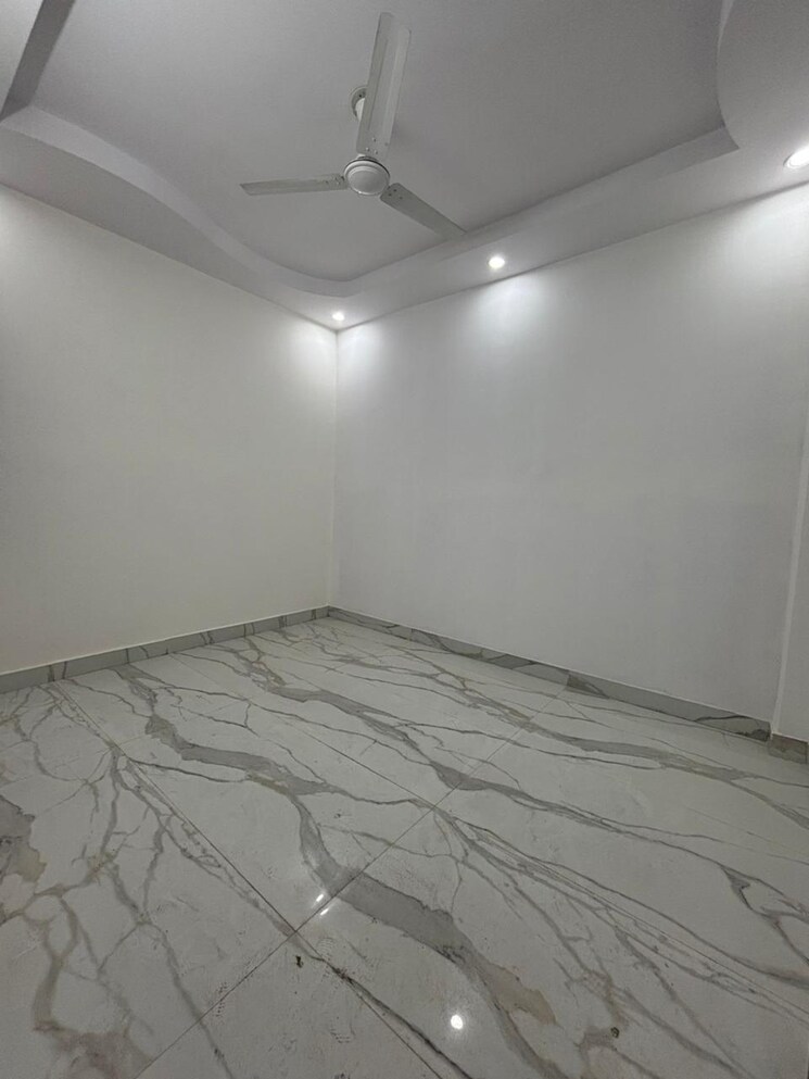 Room, govindpuri 3 Bedroom 900 Sq.Ft. Builder Floor In Govindpuri Delhi 9427314