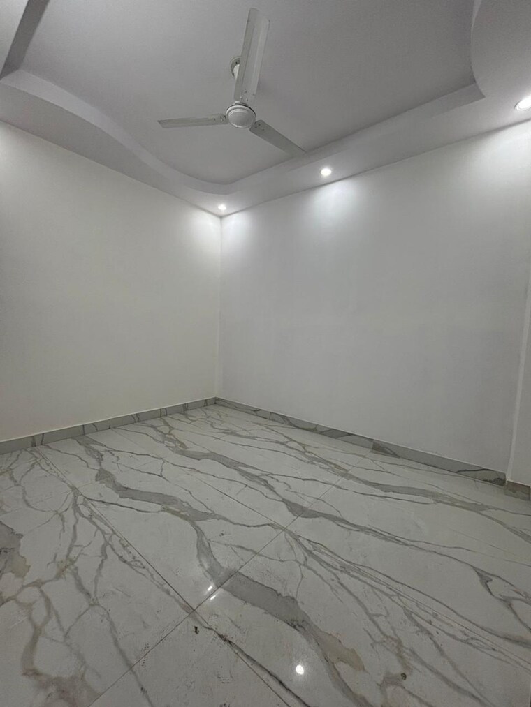 Room, govindpuri 3 Bedroom 900 Sq.Ft. Builder Floor In Govindpuri Delhi 9427314