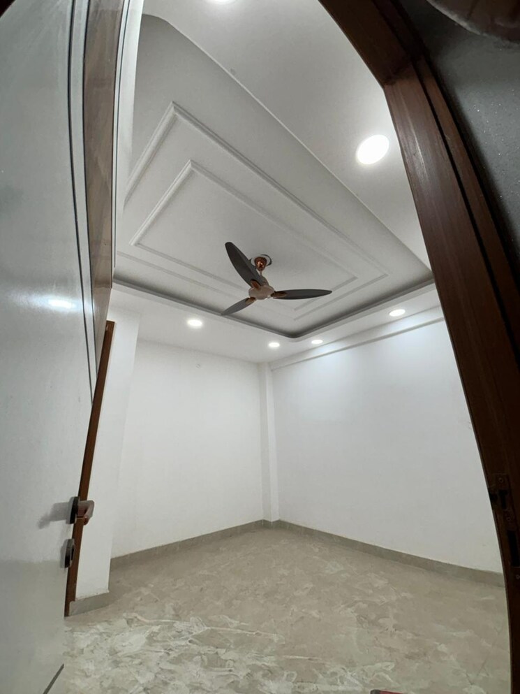 Room, govindpuri 3 Bedroom 900 Sq.Ft. Builder Floor In Govindpuri Delhi 9427314