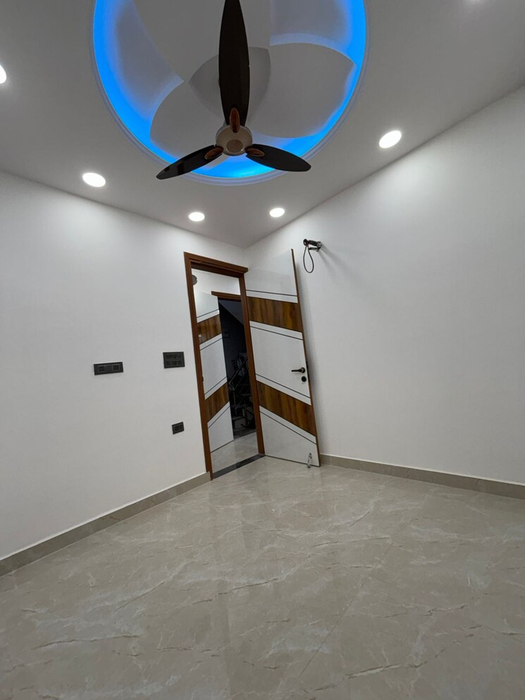 Room, govindpuri 3 Bedroom 900 Sq.Ft. Builder Floor In Govindpuri Delhi 9427314