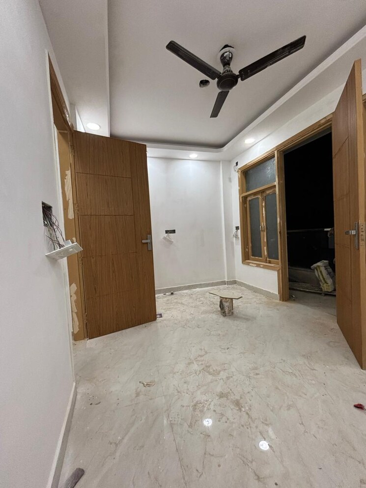 Room, govindpuri 3 Bedroom 900 Sq.Ft. Builder Floor In Govindpuri Delhi 9427314