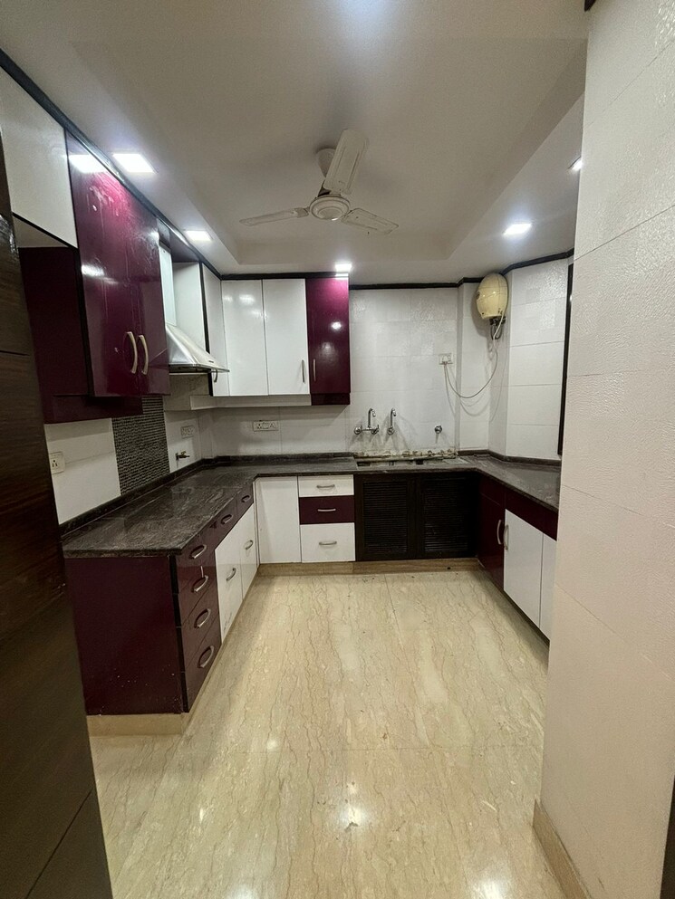 Kitchen, greater kailash i 3 Bedroom 1900 Sq.Ft. Apartment In Greater Kailash I Delhi 9427313