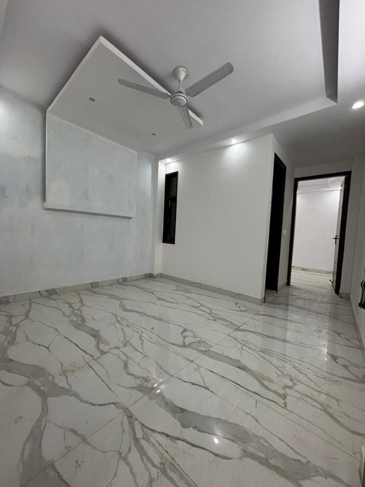 Room, govindpuri 3 Bedroom 900 Sq.Ft. Builder Floor In Govindpuri Delhi 9427322