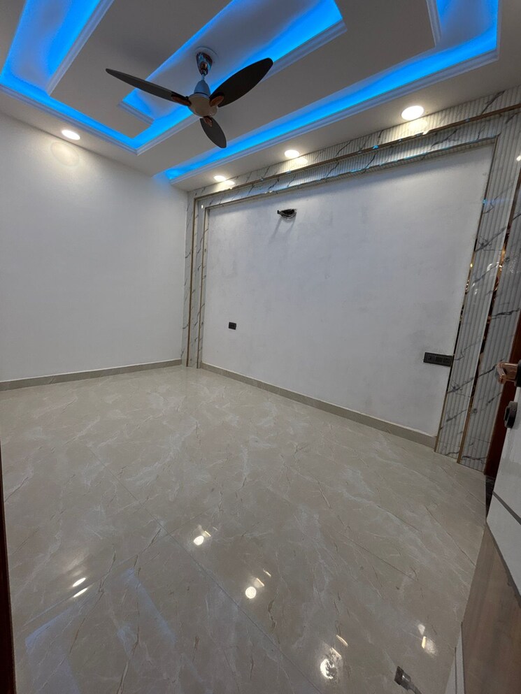 Room, govindpuri 3 Bedroom 900 Sq.Ft. Builder Floor In Govindpuri Delhi 9427322
