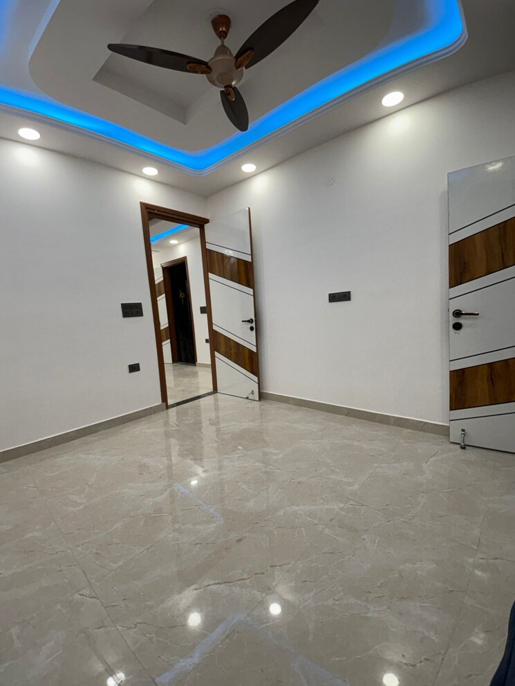 Room, govindpuri 3 Bedroom 900 Sq.Ft. Builder Floor In Govindpuri Delhi 9427322