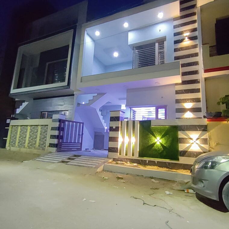  Parking, sector 44 4 Bedroom 2000 Sq.Ft. Villa In Sector 44 Chandigarh 9427328