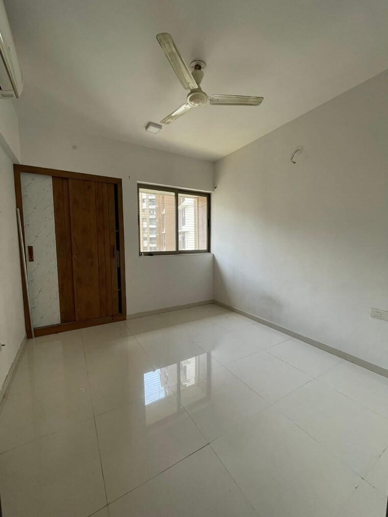 Room, lodha-splendora 3 Bedroom 1005 Sq.Ft. Apartment In Ghodbunder Road Thane 9427359