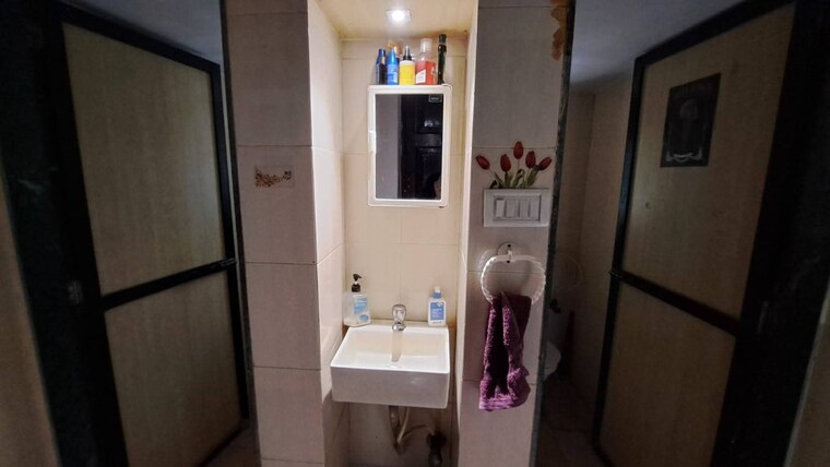 Bathroom, seven bunglow 1 Bedroom 380 Sq.Ft. Apartment In Seven Bunglow Mumbai 9427368