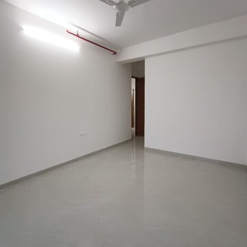 Room in 3 BHK Apartment at Shraddha Elite, Poisar – for Rent