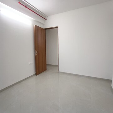 Room in 3 BHK Apartment at Shraddha Elite, Poisar – for Rent