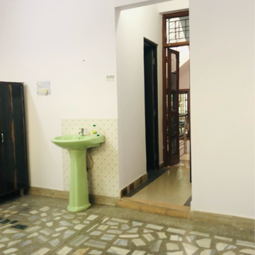 Living Room in 1.5 BHK Villa at Sector 22b – for Rent